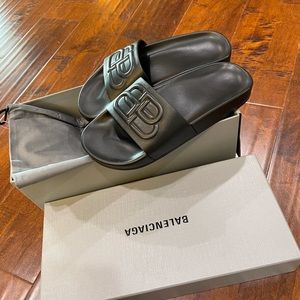 Balenclaga Flat Sandals